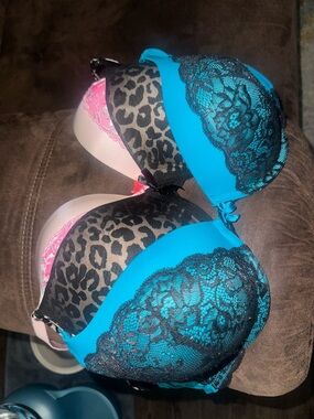Victoria's Secret Turquoise and Black Lace Push-Up Bra